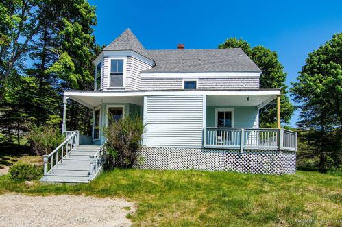 17 Greens Hill Ln, Deer Isle, ME 04627 exterior