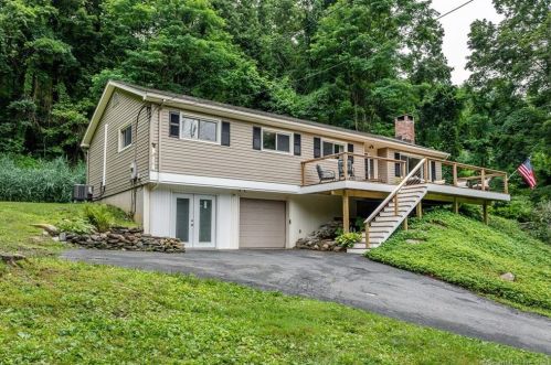 15 Candleview Dr, Sherman, CT 06784 exterior