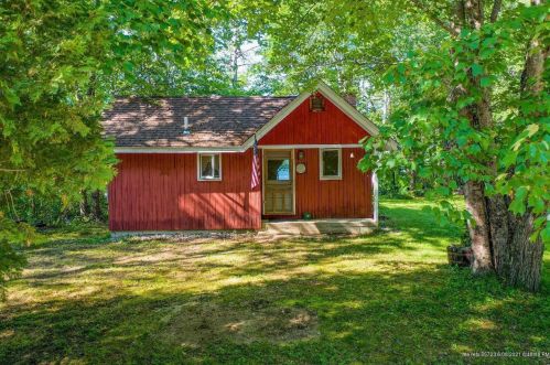 20 Plummer Dr, Raymond, ME 04071 exterior