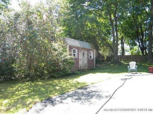 19 Burr St, Brewer, ME 04412 exterior