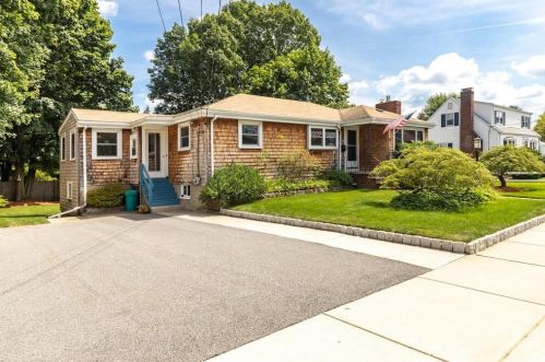 19 Oak St, Stoneham, MA 02180 exterior