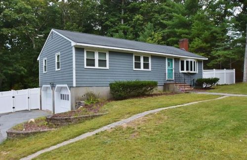 40 Whipple Rd, Billerica, MA 01821 exterior