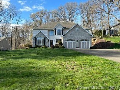 31 Simon Dr, Waterbury, CT 06716 exterior