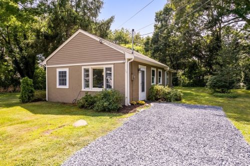 39 Hoover St, Taunton, MA 02780 exterior