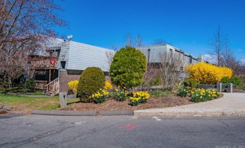 61 Trolley Crossing Ln, Middletown, CT 06457 exterior