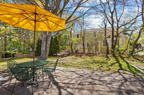 14 Greenwood Rd, Mashpee, MA 02649 exterior