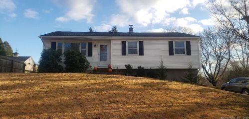 163 Elliot Dr, Colchester, CT 06415 exterior