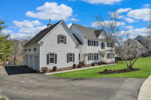 36 Cranberry Ln, Middletown, CT 06457 exterior