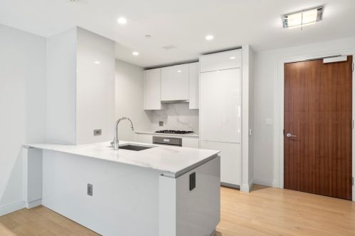 133 Seaport Blvd, Boston, MA 02210 exterior