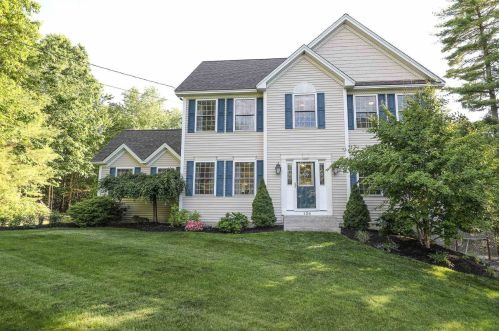 126 Monarch Ave, Goffstown, NH 03045 exterior