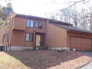 40 Wolfpits Rd, Bethel, CT 06801 exterior
