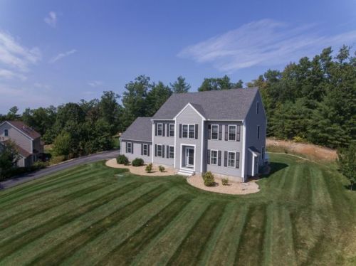 14 Hobart Hill Rd, Brookline, NH 03033 exterior