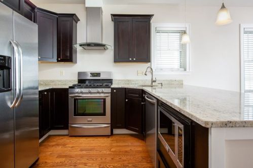 115 Pleasant St, Roxbury-Xing, MA 02125 exterior