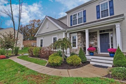 71 Farrington Ave, Wrentham, MA 02070 exterior