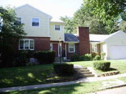 76 Littlefield Rd, Newton, MA 02459 exterior