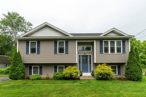 79 Clifton Ave, Warwick, RI 02889 exterior