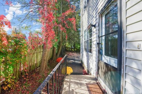 27 Taylor Ave, Norwalk, CT 06854 exterior