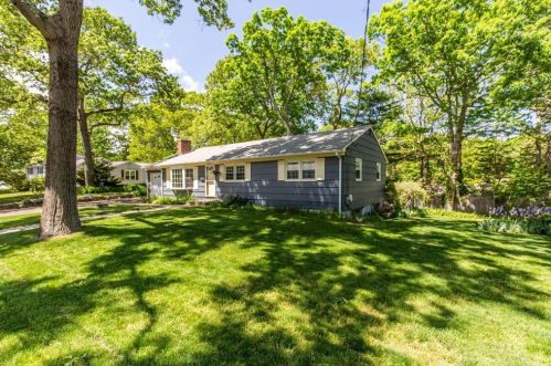 65 Terrace Dr, East-Greenwich, RI 02818 exterior