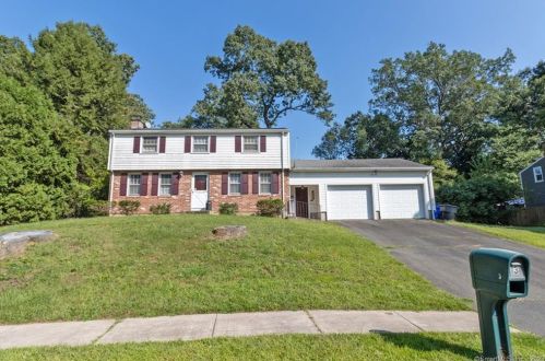 3 Coolidge Dr, Enfield, CT 06082 exterior