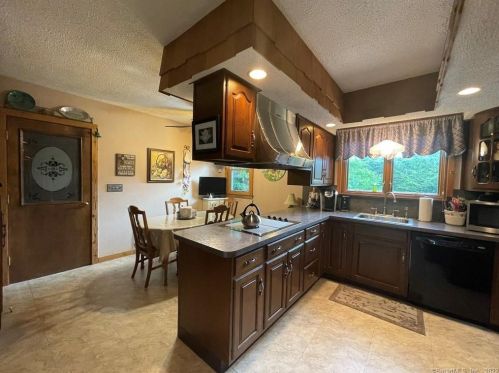 89 Old Ansonia Rd, Seymour, CT 06483 exterior