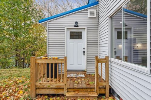 3 Beaulieu Rd, Livermore-Falls, ME 04254 exterior