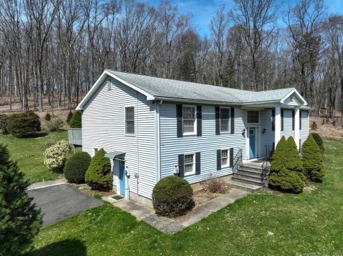 50 Lake Rd, Middlefield, CT 06455 exterior