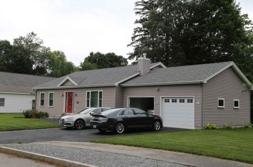21 Goldenrod Ln, Concord, NH 03301 exterior