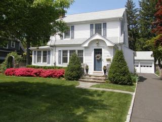 45 Middlesex Rd, Tokeneke, CT 06820 exterior