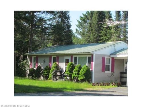 102 Mechanic Falls Rd, Oxford, ME 04270 exterior