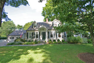 5 Reichert Cir, Westport, CT 06880 exterior