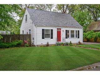 70 Horse Neck Rd, Warwick, RI 02889 exterior