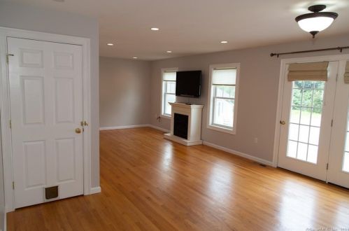 48 Fairway Dr, Colchester, CT 06415 exterior