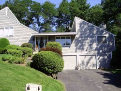 17 Wright Rd, Newton, MA 02459 exterior