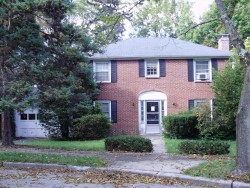 9 Inis Cir, Newton, MA 02465 exterior