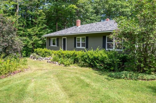 11 Ironwood Dr, Gilford, NH 03249 exterior