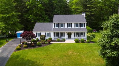 78 Misty Meadow Ln, North Kingstown, RI 02852 exterior