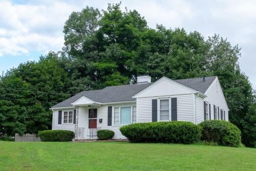 7 Bergstrom Rd, Worcester, MA 01606 exterior
