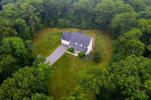 80 Robin Hollow Rd, West-Greenwich, RI 02817 exterior