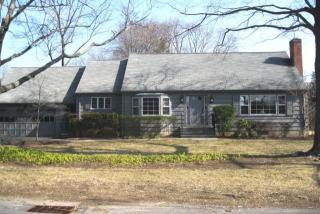 1435 Unquowa Rd, Fairfield, CT 06824 exterior
