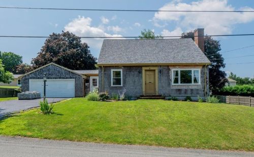 25 Mathew Rd, Tiverton, RI 02878 exterior