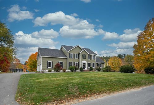 24 Harris Rd, Salem, NH 03079 exterior