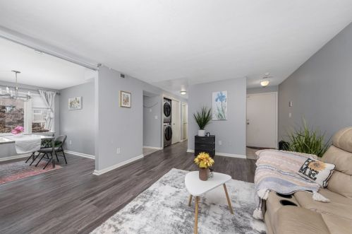 25 Rockland St, Roxbury-Xing, MA 02119 exterior