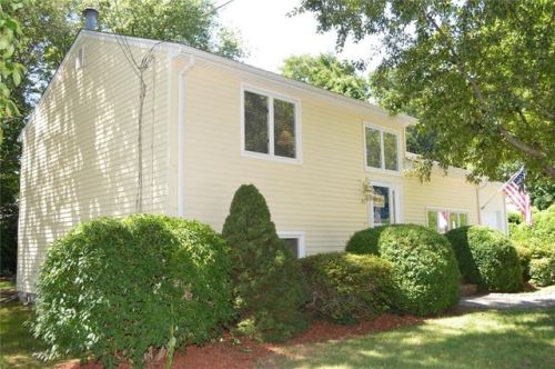 45 Gardenia Ln, South Kingstown, RI 02882 exterior