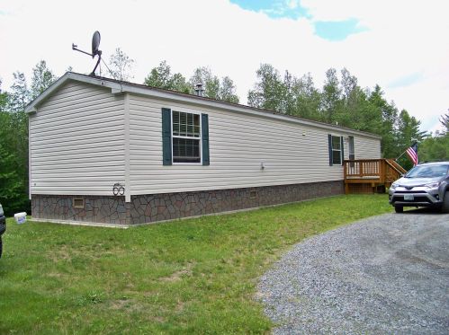 11 Hill View Dr, Canaan, NH 03741 exterior