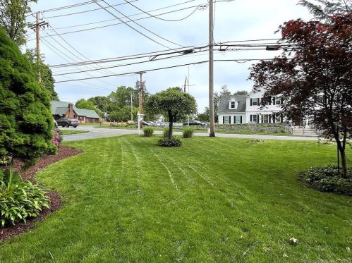 5011 Main St, Bridgeport, CT 06611 exterior