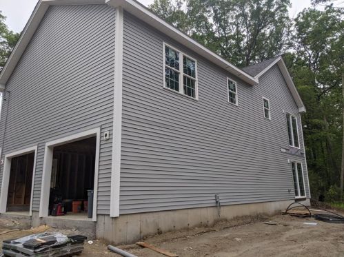 67 Reynolds Rd, Glocester, RI 02814 exterior
