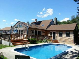 32 Fern Dr, Warren, RI 02885 exterior