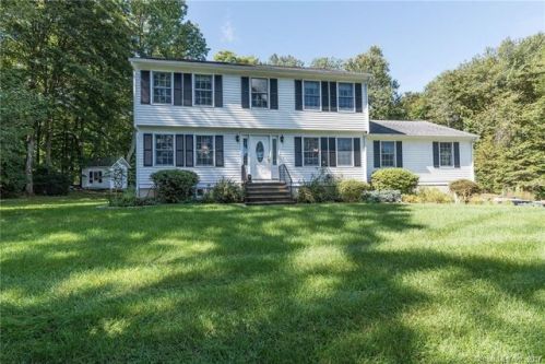 28 Joan Dr, Upper-Stepney, CT 06468 exterior