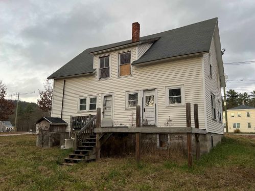493 Sunapee St, Newport, NH 03773 exterior