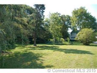 18 Maxson St, Mystic, CT 06355 exterior